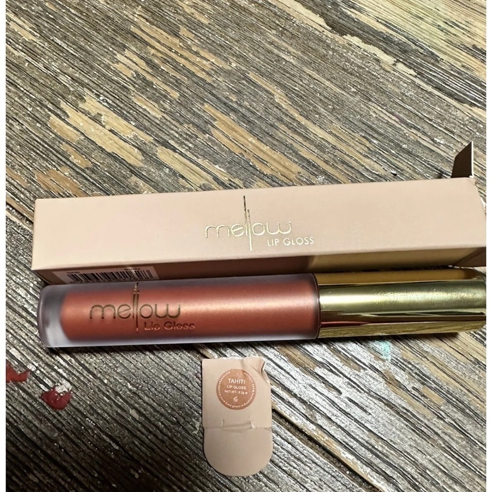 MELLOW COSMETICS Lip Gloss in Tahiti new in box
